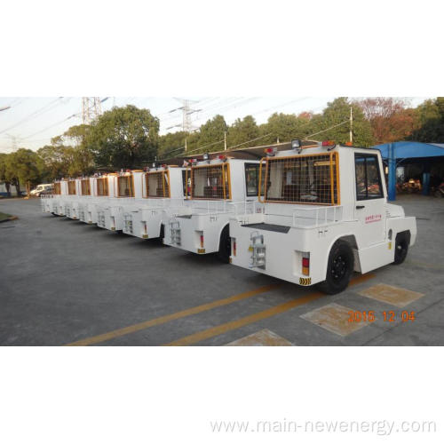 Airport luggage baggage tractor